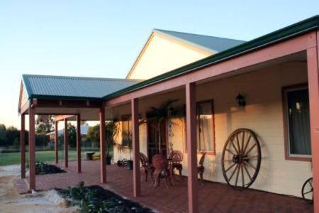 Enderslie House Bed & Breakfast Muchea Екстер'єр фото